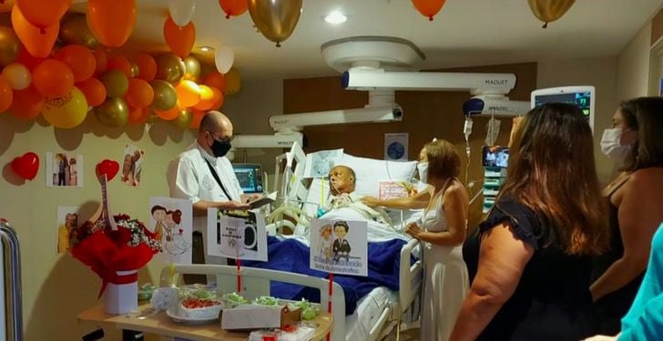 Pareja en el hospital; Esposos celebran 37 años de años de matrimonio desde el hospital y conmueven