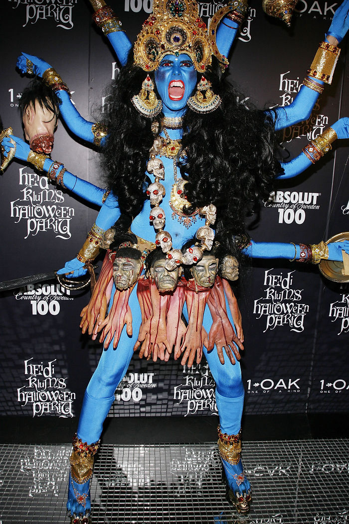 Hiedi Klum with his different phrases in Halloween 