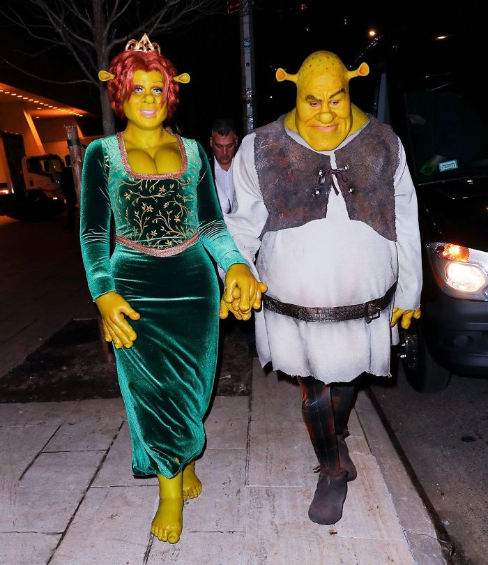 Hiedi Klum with his different phrases in Halloween 