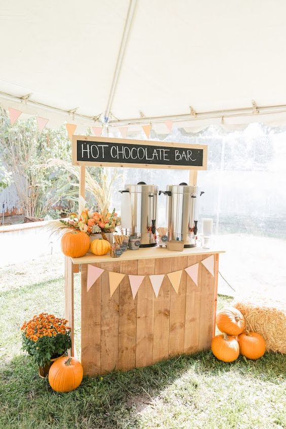 Hot chocolate bar; 18 ideas to celebrate your baby shower on Halloween