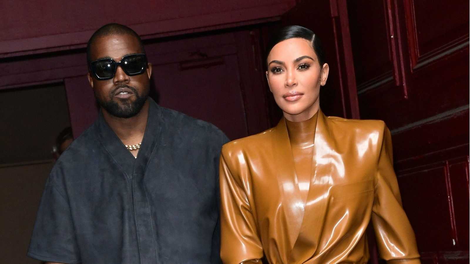 Kanye West y Kim Kardashian; Kim Kardashian debuta en ‘SNL’ con un irreverente monologo que puso a reír a internet