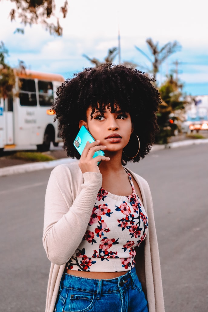 Girl talking on the phone;  Millennials can't talk on the phone