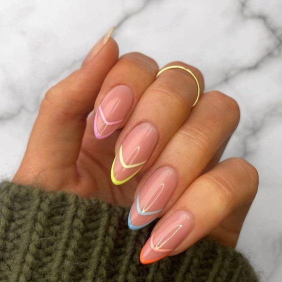 manicura con líneas pastel ;19 Ideas para una manicura en tonos pastel que te alegrarán el día