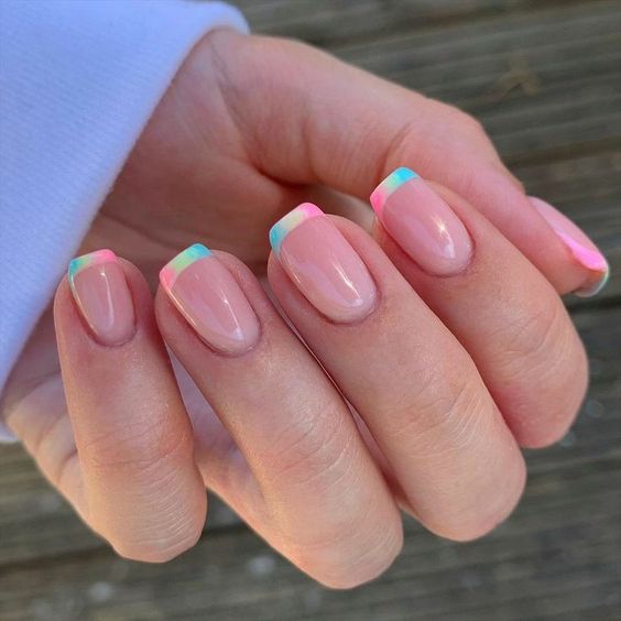 manicura pastel doble ;19 Ideas para una manicura en tonos pastel que te alegrarán el día