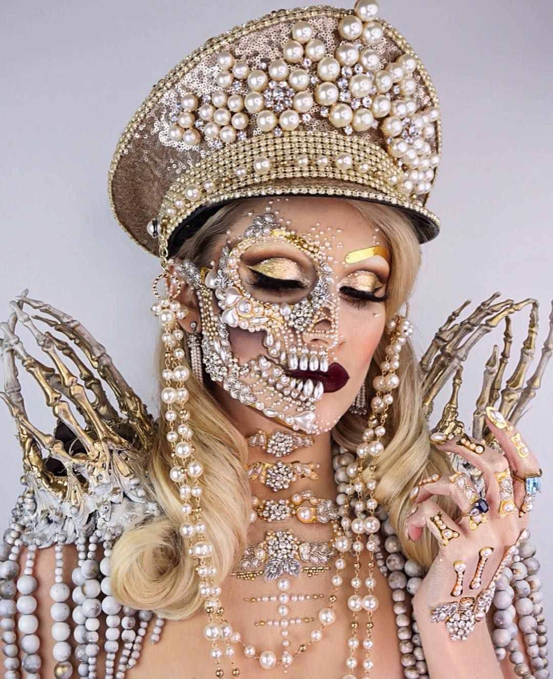 catrina with jewels; 18 glam catrina makeups to shine this Halloween