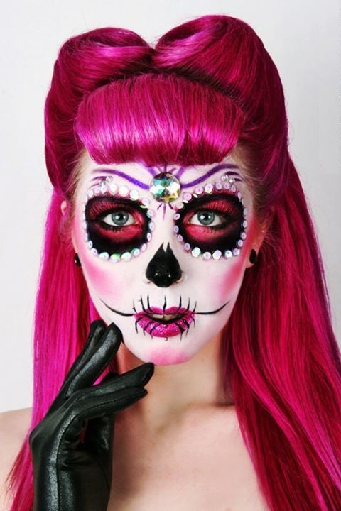 Catrina with pink hair; 18 Catrina glam makeup to shine this Halloween