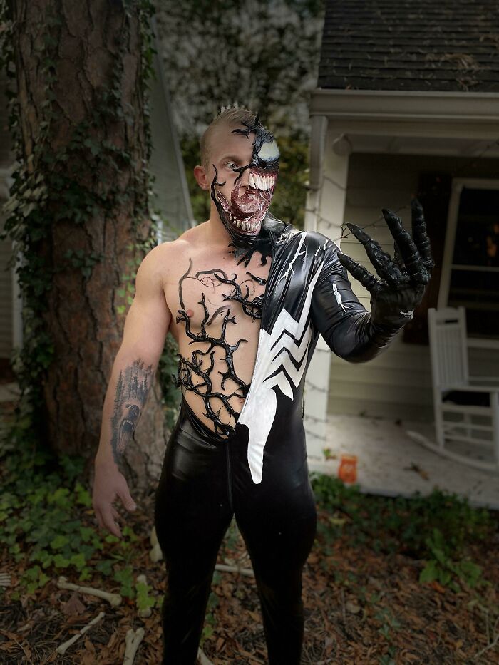 Venom; 20 People who have already won Halloween with their costumes