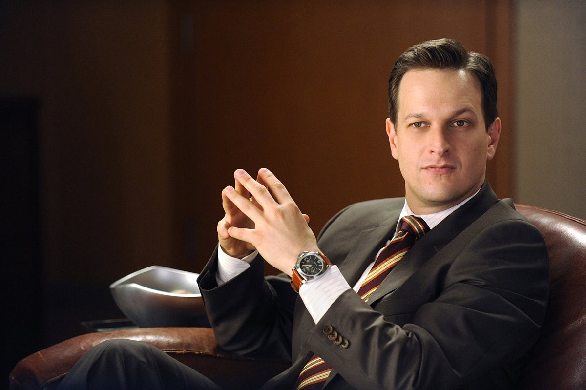 Josh Charles; 11 Actores que pidieron exterminaran a su propio personaje