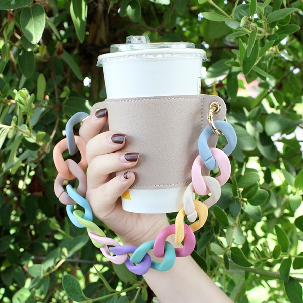 Colorful bag; 12 Coffee and Chains perfect to complete your outfit