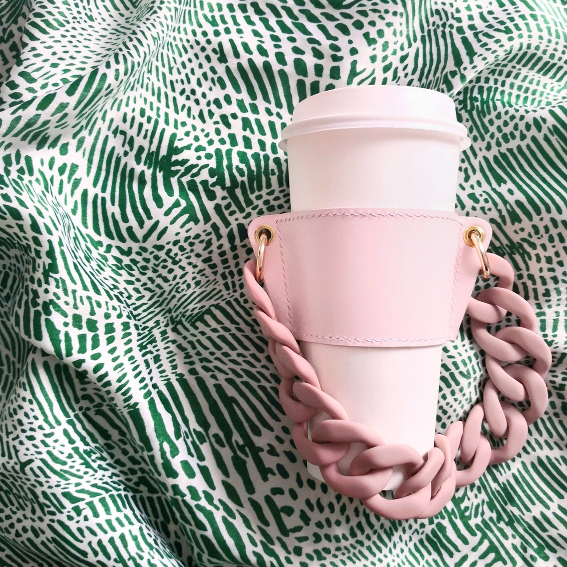 Pastel pink pocket ;12 Perfect Coffee and Chains to complete your outfit