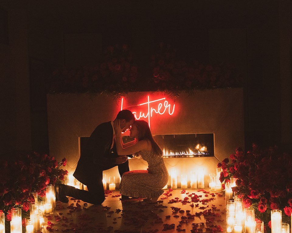 Taylor Lautner y su novia; ¡Adiós soltería! Taylor Lautner se compromete con su novia Tay Dome