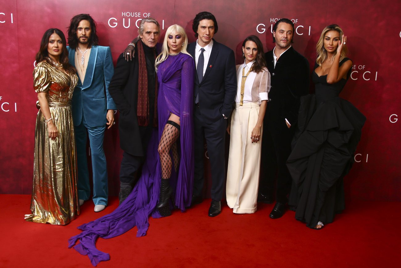 Elenco de House of Gucci; Lady Gaga sorprende en alfombra roja de House of gucci