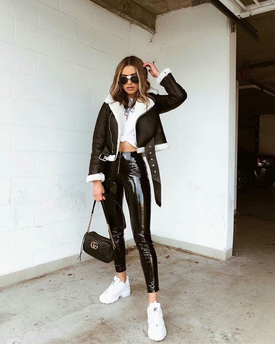 Girl with short jacket; 15 Outfits with aviator jacket to keep you warm and fashionable