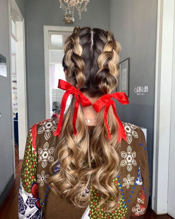Ideal hairstyles for the Christmas holidays 