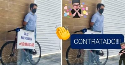 Profesor recorre las calles pidiendo trabajo con letrero en mano y un colega lo ayuda