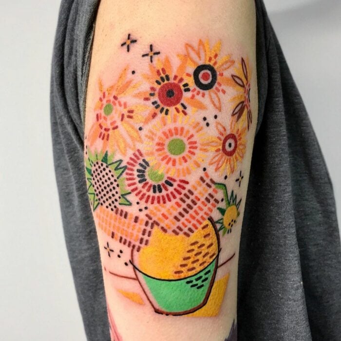 Florero ;Artista crea hermosos tatuajes que te cautivarán a simple vista