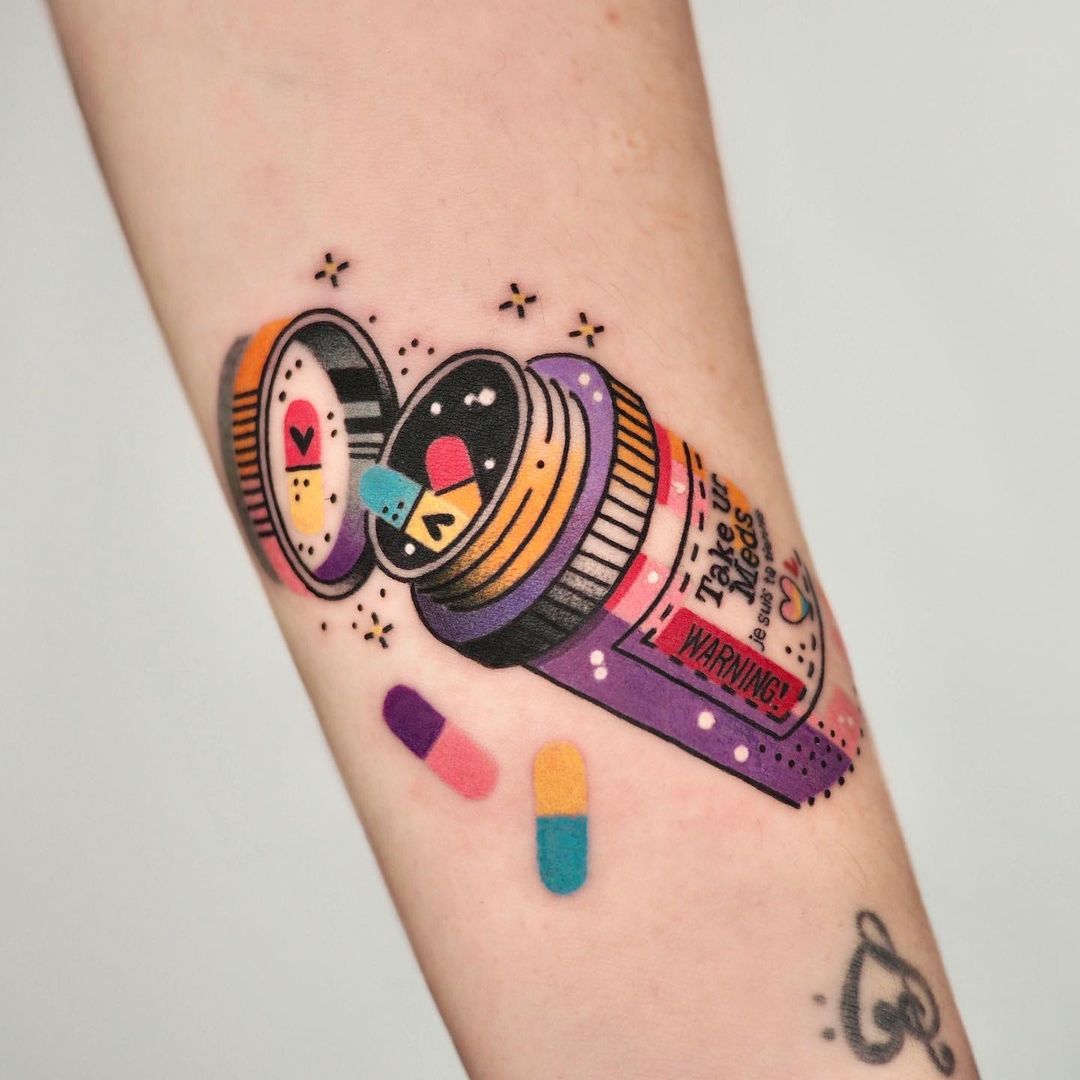 Pills; Artist creates beautiful tattoos that will captivate you with the naked eye
