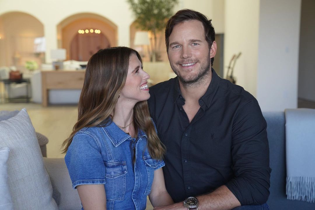 Chris Pratt y su esposa actual; internet quiere cancelar a Chris Pratt por supuestos comentarios hacia su hijo