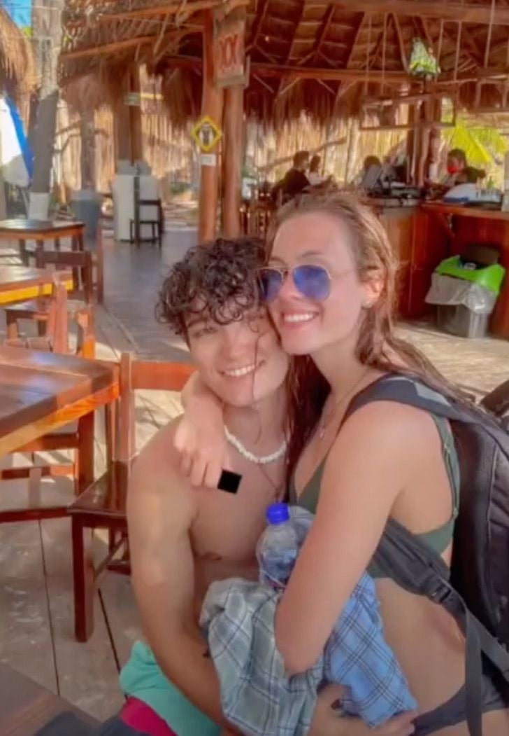 Girl enjoying a vacation with the boy she met on Tinder 