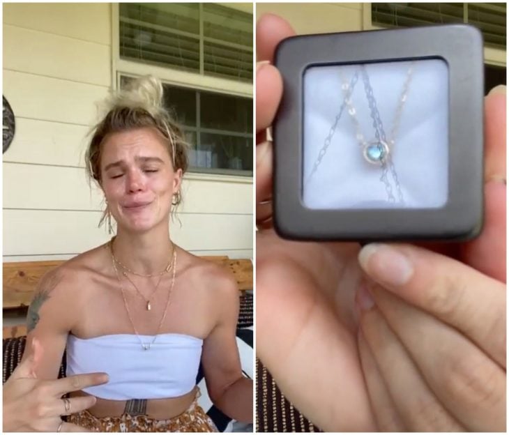 Chica llorar al recibir un collar que contiene las cenizas de su difunta madre