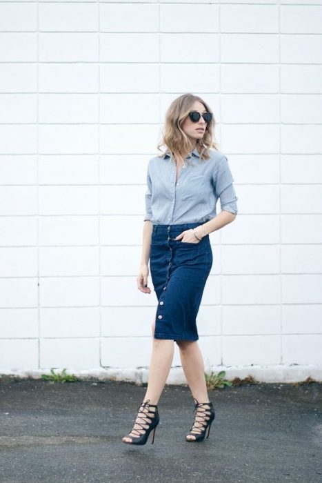 Falda azul ;15 Faldas abotonadas para darle un toque vintage a tu look