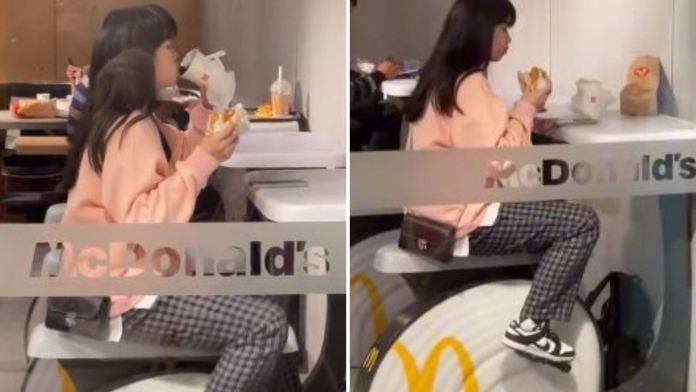 Chica haciendo ejercicio; McDonalds instala máquinas para ejercitarte mientras comes