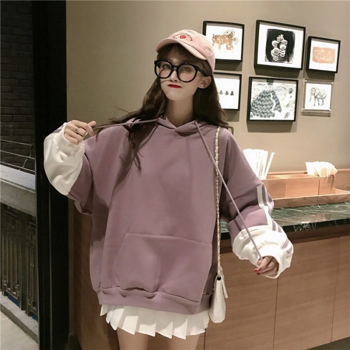 sudadera morada ;15 Sudaderas kawaii para mantenerte calientita 24/7