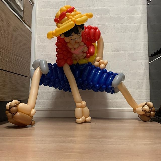 Luffy ;artista japones crea figuras con globos