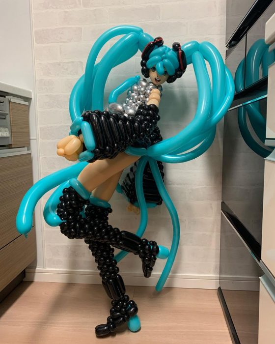 Miku Hatsune ;artista japones crea figuras con globos