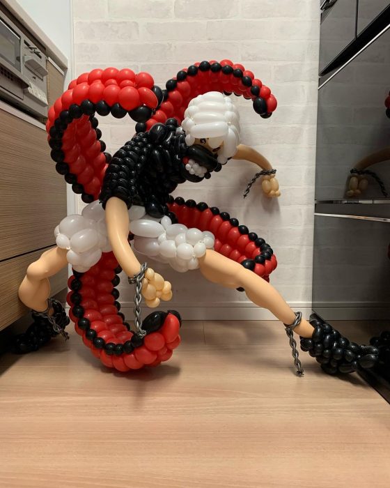 Ken Kaneki ;artista japones crea figuras con globos