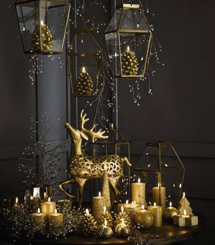 Christmas decorations, lights, pinitos, Christmas trees, spheres, garlands and decorations in black, gray, gold