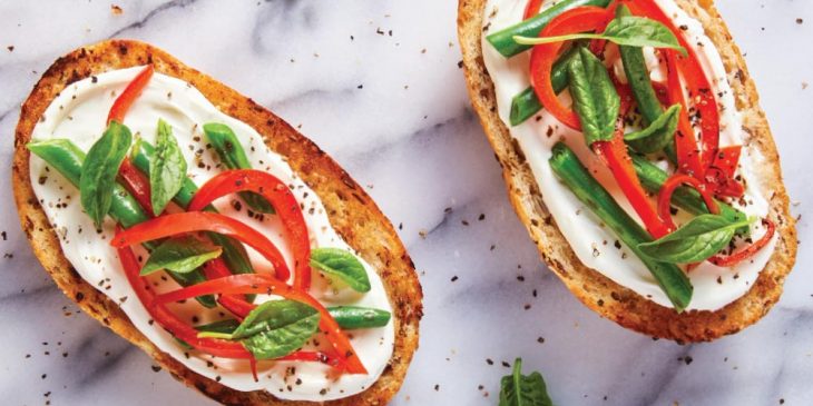 Molletes con pimientos ;13 Desayunos para comenzar tu día con sabor y energía