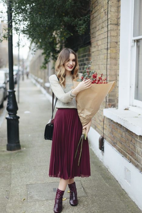 10 Very cute outfits for you to wear your wine-colored clothes