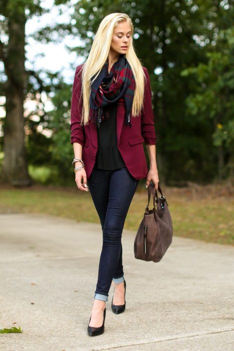 10 Very cute outfits for you to wear your wine-colored clothes