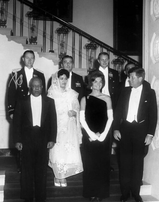 Miembros de la familia Kennedy e invitados en la Casa Blanca