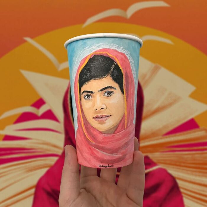 Malala Yousafzai ;Artista recrea hermosas obras de arte en vasos de papel y el resultado es bellísimos 