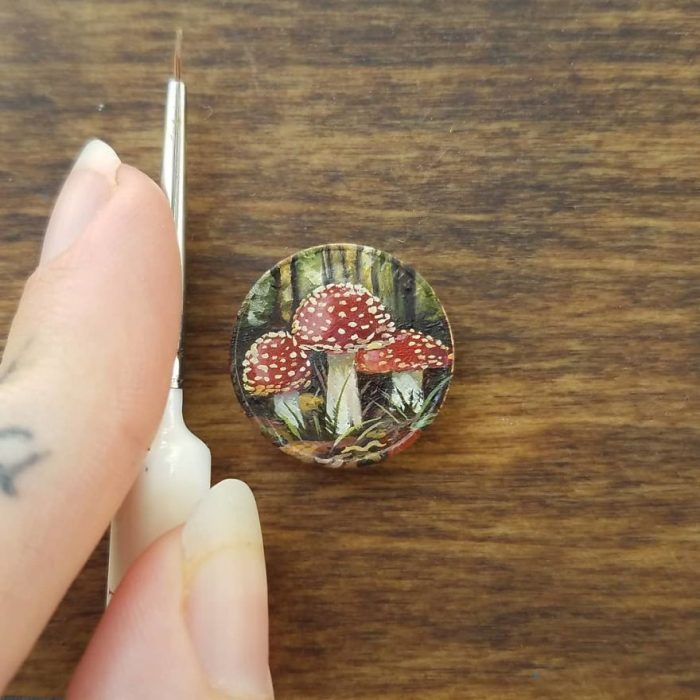 Hongos ;Artista crea hermosas obras de arte sobre monedas; merecen su propia galería