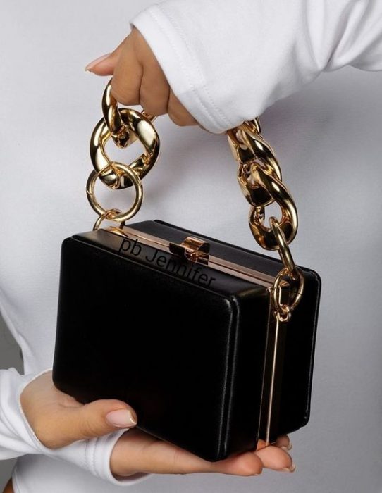 Square bag; 15 Chunky chain bags that will match your outfit