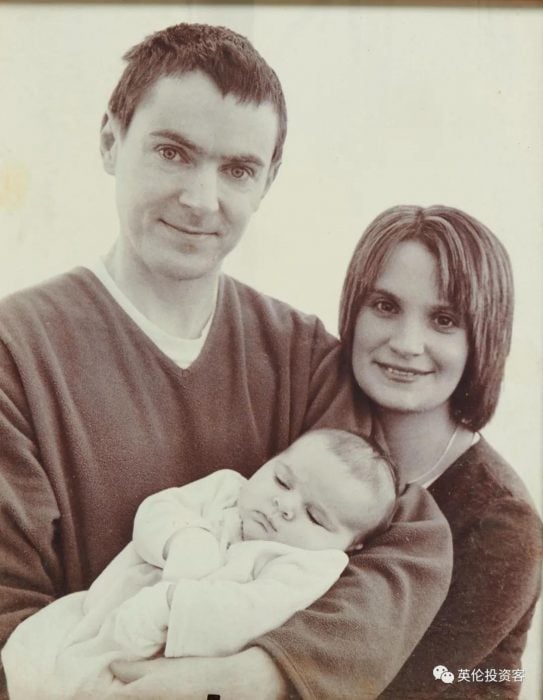 Sue y Noel Radford con su primogénito Cris 