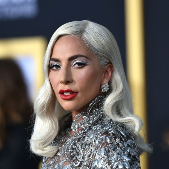 Lady Gaga durante una alfombra roja 