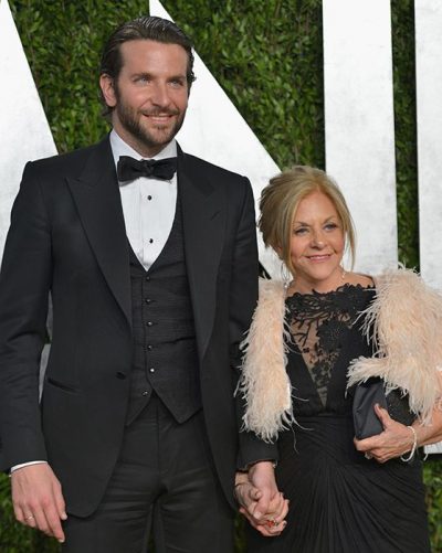 Famosos que posaron junto a sus madres en las alfombras rojas 