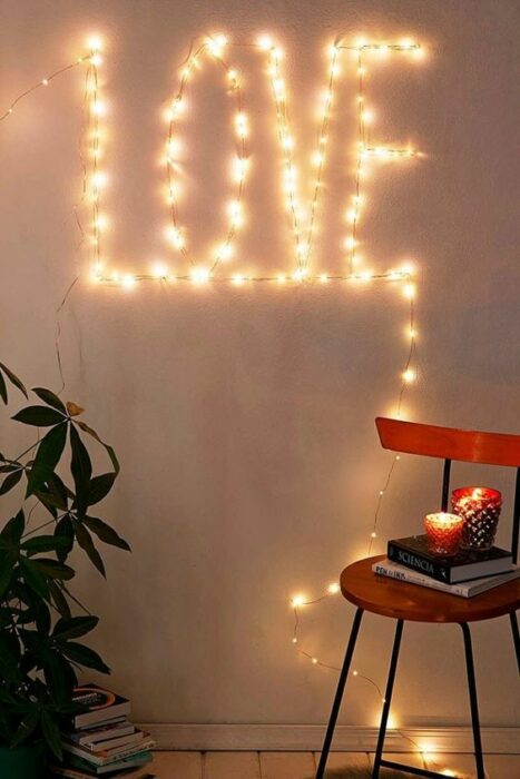 wall with lights; 13 Beautiful ideas to add lights to your bedroom