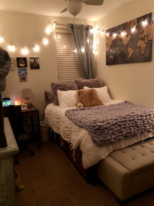 lights in the corners; 13 Beautiful ideas to add lights to your bedroom