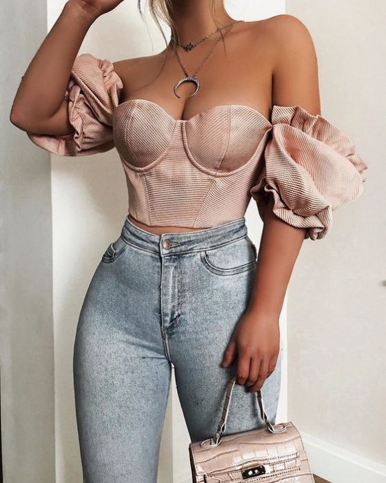 blusas rosa pastel ;15 Hermosas blusas estilo corset que deberías tener contigo