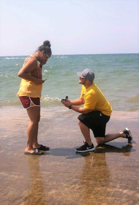 Madelyn Houser y Alex propuesta playa