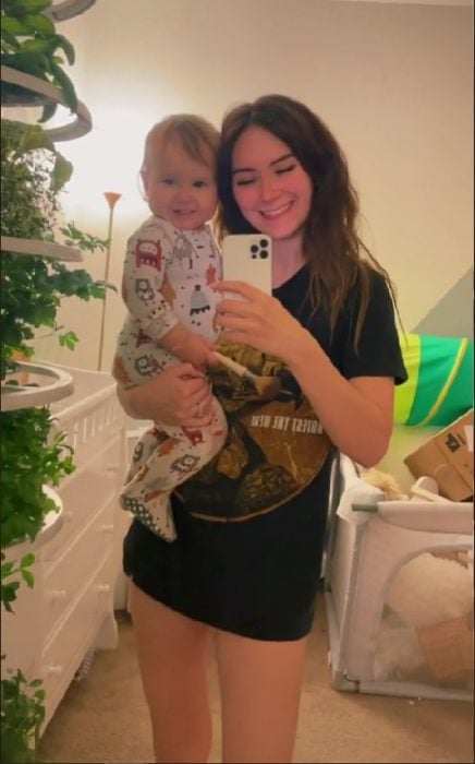 Madre revela en vídeo de TikTok que no enseñará a su bebé a ir al baño hasta que se lo pida