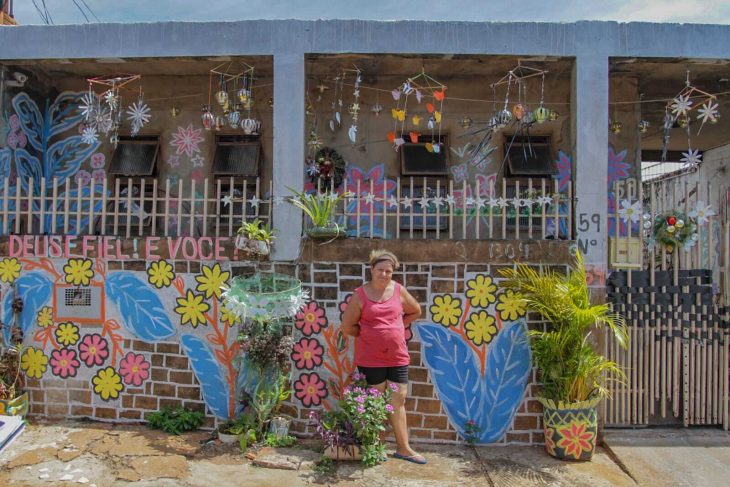 Erudines es una mujer que pinto su casa luego que un vecino dijera que era casa de pobres 