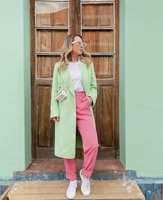 pantalón melón ;20 Maneras de llevar tonos neón pastel en tu outfit