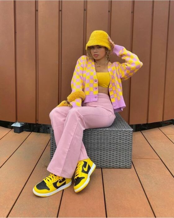 yellow hat; 20 Ways to wear pastel neon tones in your outfit