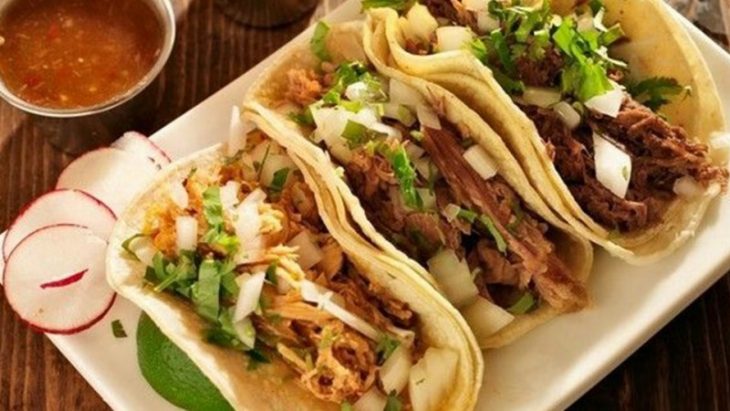 Orden de tacos; Taquero revela el secreto tras la abundante carne en una orden de tacos y estamos decepcionadas